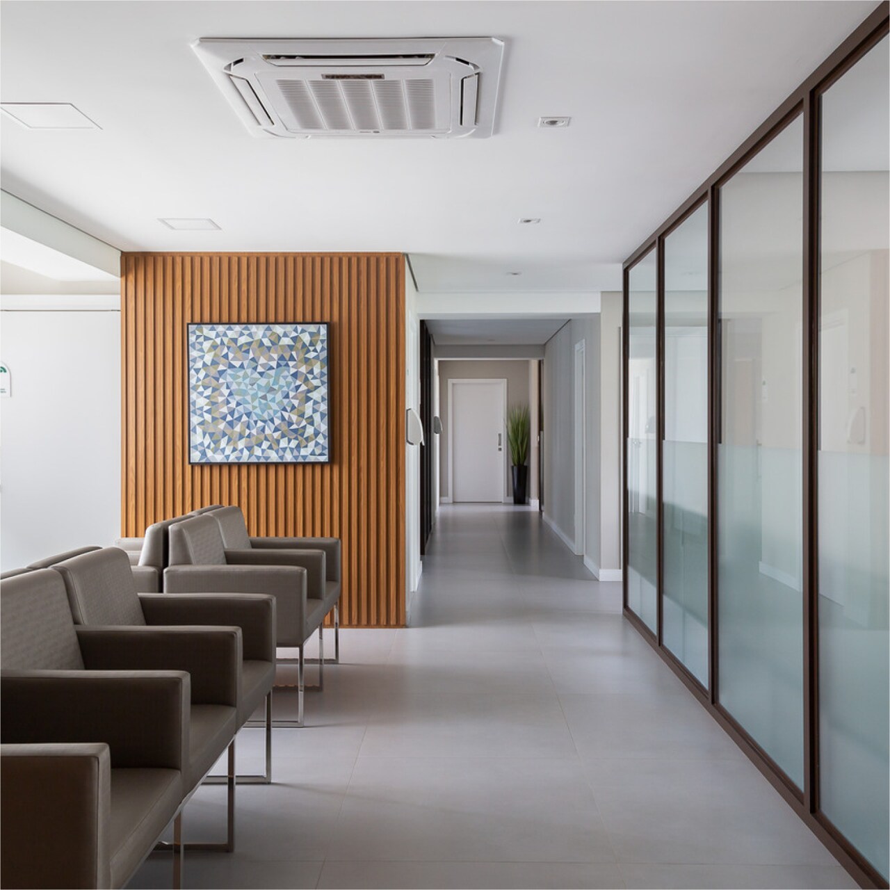 Daniela Morales Arquitetura_Hospital dos Olhos_Fotografia de Arquitetura e Interiores Nando Fischer _Web-4_Easy-Resize.com_Easy-Resize.com